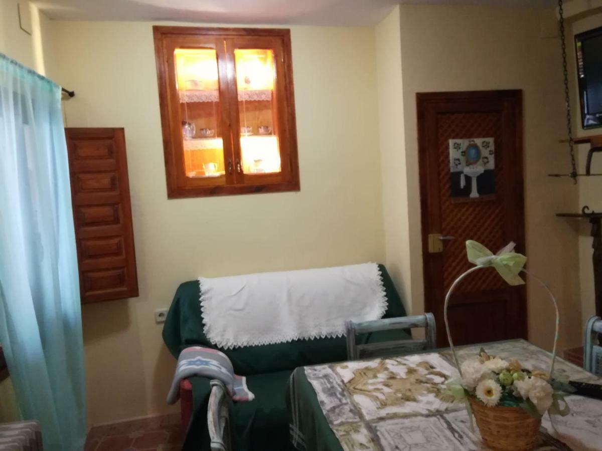 Los Angeles Del Romero Guest House Gatova Exterior photo